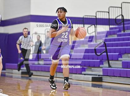 Thumbnail 2 in JV: Muncie Central @ Guerin Catholic photogallery.