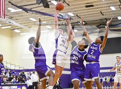 Thumbnail 2 in JV: Muncie Central @ Guerin Catholic photogallery.