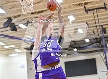Thumbnail 3 in JV: Muncie Central @ Guerin Catholic photogallery.