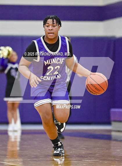Thumbnail 1 in JV: Muncie Central @ Guerin Catholic photogallery.