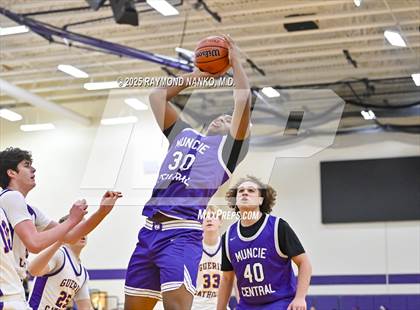 Thumbnail 1 in JV: Muncie Central @ Guerin Catholic photogallery.