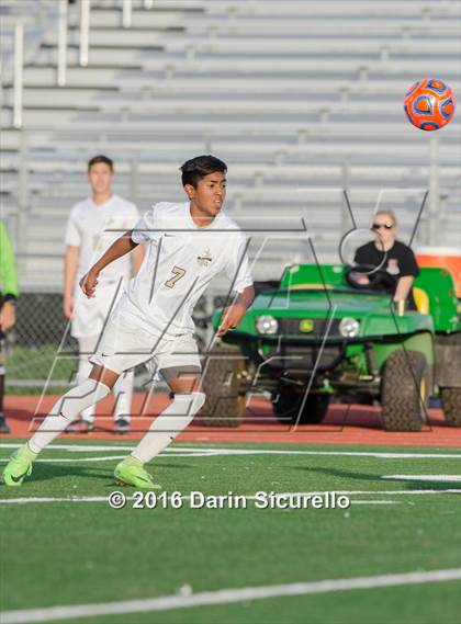Thumbnail 2 in Cibola vs. South Mountain (AIA D2 Semifinal) photogallery.