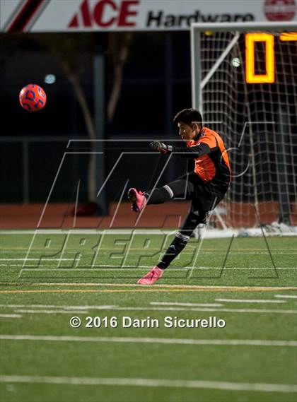 Thumbnail 2 in Cibola vs. South Mountain (AIA D2 Semifinal) photogallery.