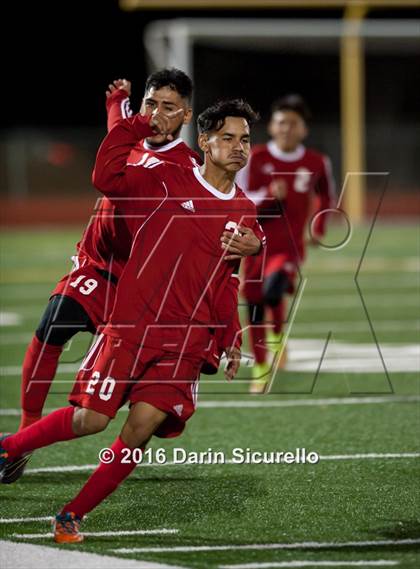 Thumbnail 2 in Cibola vs. South Mountain (AIA D2 Semifinal) photogallery.