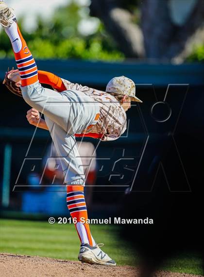 Thumbnail 2 in Harvard-Westlake vs Chaminade photogallery.