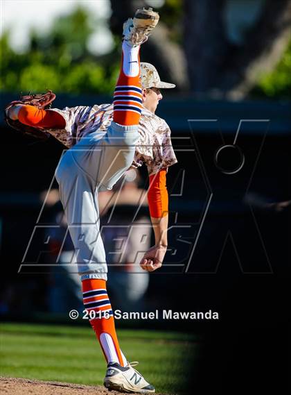 Thumbnail 1 in Harvard-Westlake vs Chaminade photogallery.
