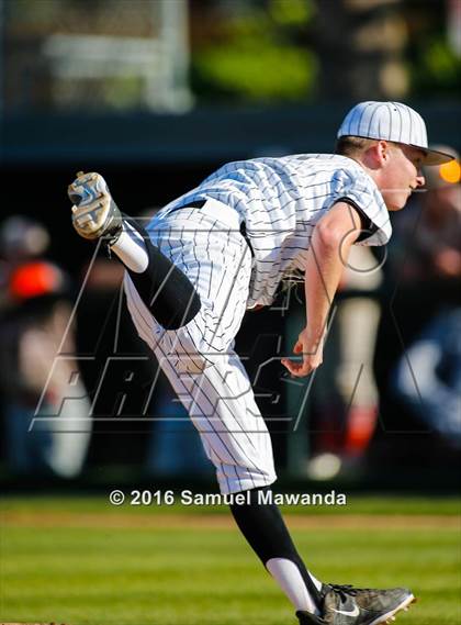 Thumbnail 2 in Harvard-Westlake vs Chaminade photogallery.