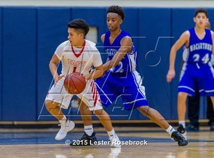 Thumbnail 3 in MacArthur vs Taft photogallery.