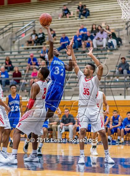 Thumbnail 2 in MacArthur vs Taft photogallery.