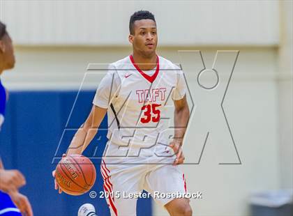 Thumbnail 3 in MacArthur vs Taft photogallery.