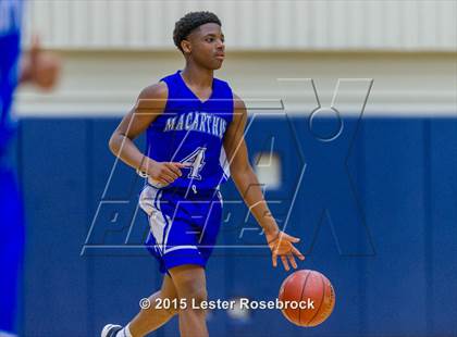 Thumbnail 2 in MacArthur vs Taft photogallery.