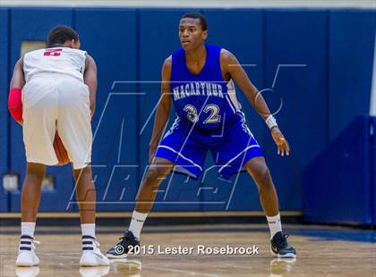 Thumbnail 1 in MacArthur vs Taft photogallery.