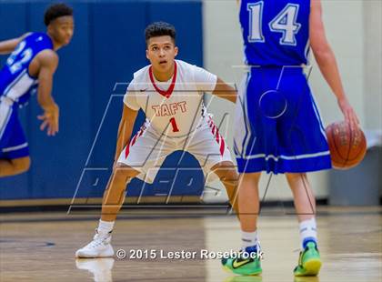 Thumbnail 3 in MacArthur vs Taft photogallery.
