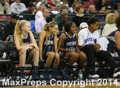 Thumbnail 3 in Justin-Siena vs. Sierra Canyon (CIF State D4 Final) photogallery.