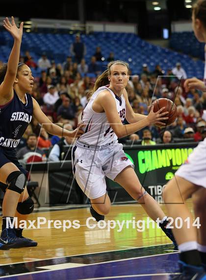 Thumbnail 3 in Justin-Siena vs. Sierra Canyon (CIF State D4 Final) photogallery.