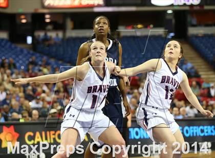 Thumbnail 3 in Justin-Siena vs. Sierra Canyon (CIF State D4 Final) photogallery.