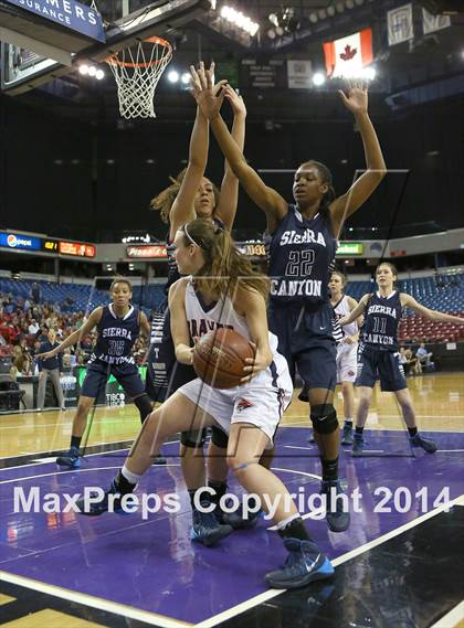 Thumbnail 2 in Justin-Siena vs. Sierra Canyon (CIF State D4 Final) photogallery.