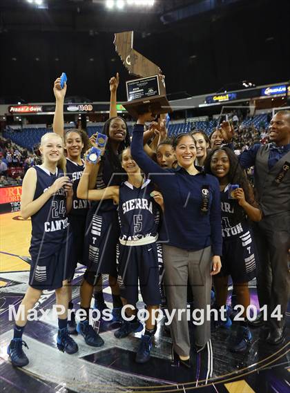 Thumbnail 1 in Justin-Siena vs. Sierra Canyon (CIF State D4 Final) photogallery.
