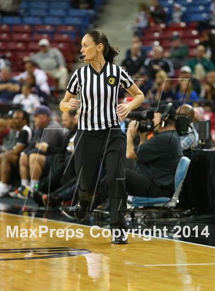 Thumbnail 3 in Justin-Siena vs. Sierra Canyon (CIF State D4 Final) photogallery.