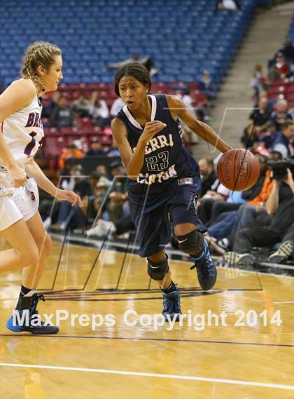Thumbnail 3 in Justin-Siena vs. Sierra Canyon (CIF State D4 Final) photogallery.