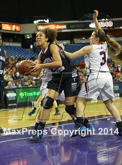 Thumbnail 1 in Justin-Siena vs. Sierra Canyon (CIF State D4 Final) photogallery.