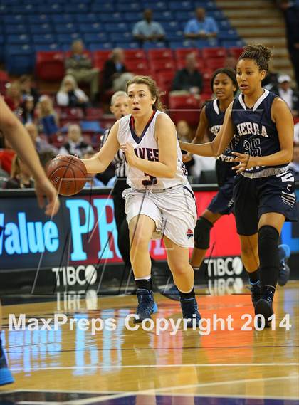 Thumbnail 1 in Justin-Siena vs. Sierra Canyon (CIF State D4 Final) photogallery.