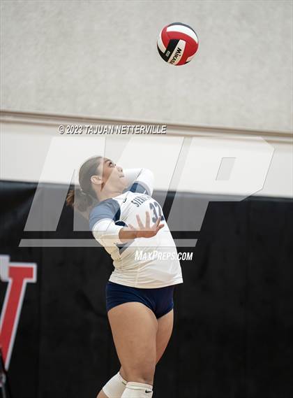 Thumbnail 1 in Sierra Canyon @ Harvard-Westlake photogallery.