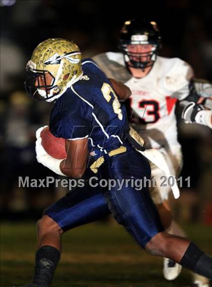 Thumbnail 2 in San Clemente vs. St. John Bosco (CIF SS Playoffs) photogallery.