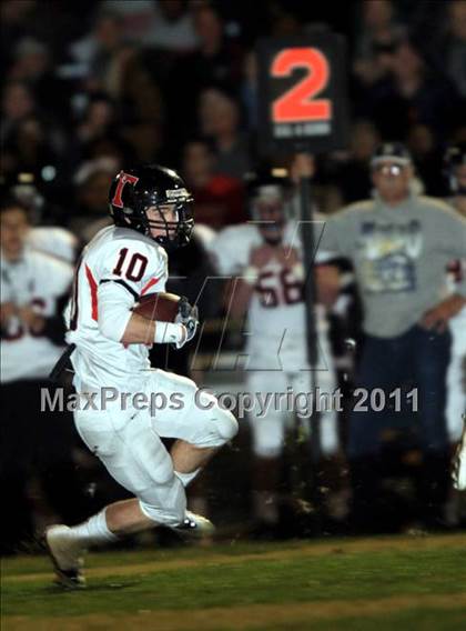 Thumbnail 3 in San Clemente vs. St. John Bosco (CIF SS Playoffs) photogallery.