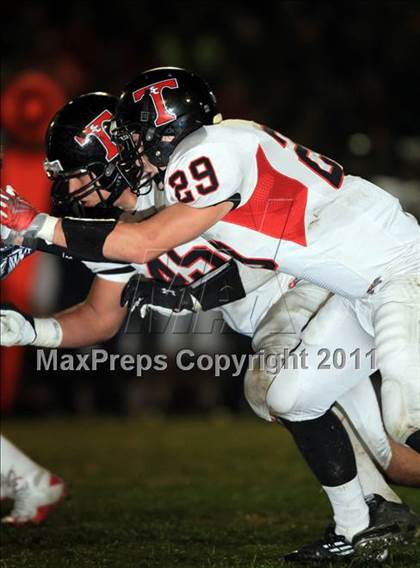 Thumbnail 1 in San Clemente vs. St. John Bosco (CIF SS Playoffs) photogallery.