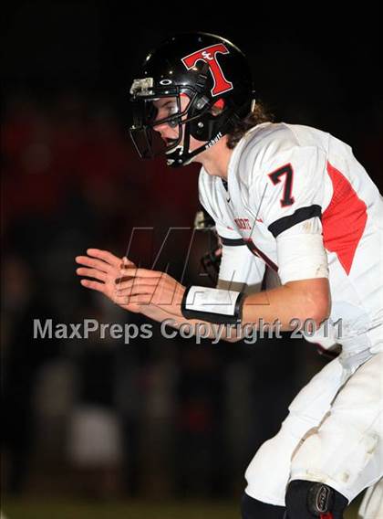 Thumbnail 1 in San Clemente vs. St. John Bosco (CIF SS Playoffs) photogallery.