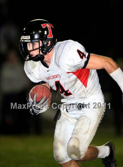 Thumbnail 2 in San Clemente vs. St. John Bosco (CIF SS Playoffs) photogallery.