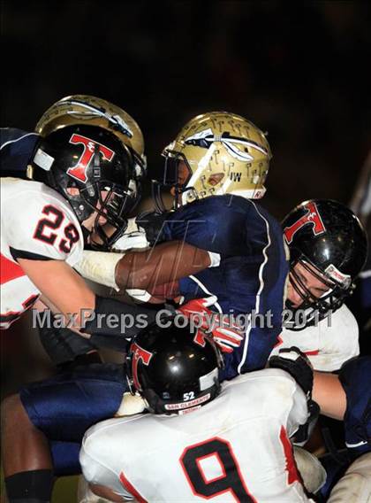 Thumbnail 2 in San Clemente vs. St. John Bosco (CIF SS Playoffs) photogallery.