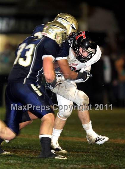 Thumbnail 3 in San Clemente vs. St. John Bosco (CIF SS Playoffs) photogallery.