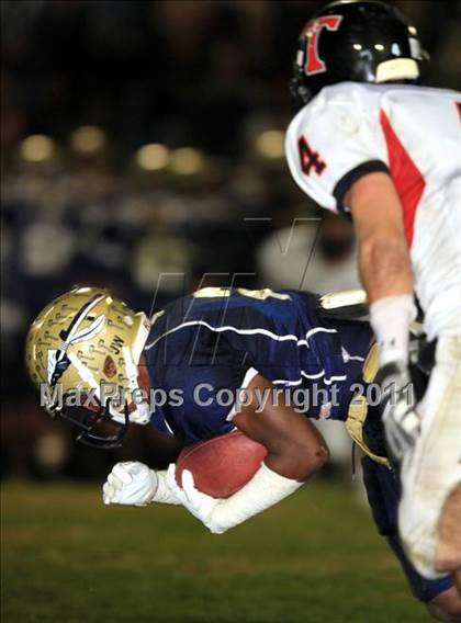 Thumbnail 3 in San Clemente vs. St. John Bosco (CIF SS Playoffs) photogallery.