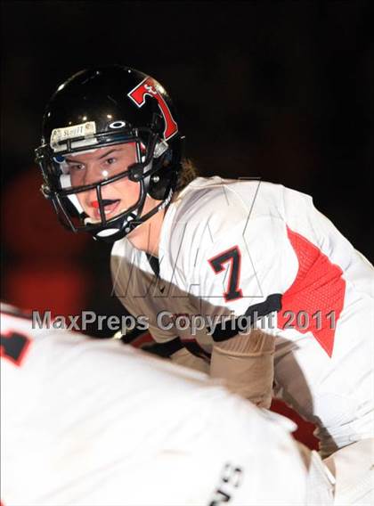 Thumbnail 2 in San Clemente vs. St. John Bosco (CIF SS Playoffs) photogallery.