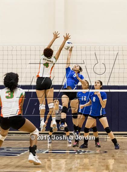 Thumbnail 1 in Lanier @ Houston photogallery.
