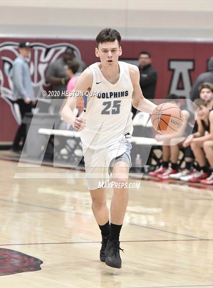 Thumbnail 3 in Oakwood vs. Dana Hills (Rancho Mirage Holiday Invitational) photogallery.