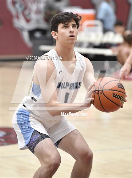 Thumbnail 2 in Oakwood vs. Dana Hills (Rancho Mirage Holiday Invitational) photogallery.