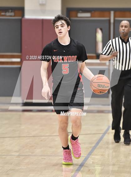 Thumbnail 2 in Oakwood vs. Dana Hills (Rancho Mirage Holiday Invitational) photogallery.