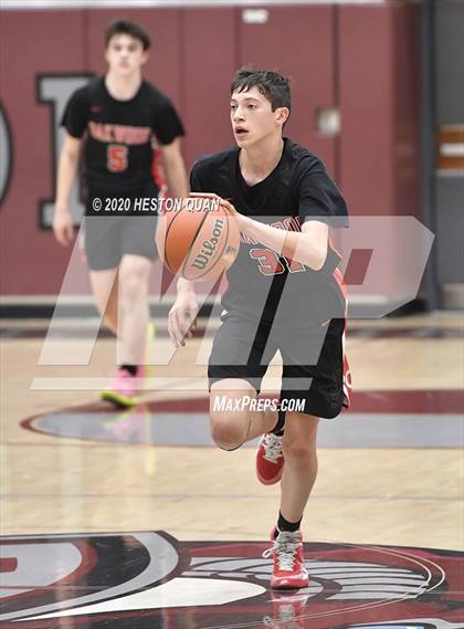 Thumbnail 3 in Oakwood vs. Dana Hills (Rancho Mirage Holiday Invitational) photogallery.