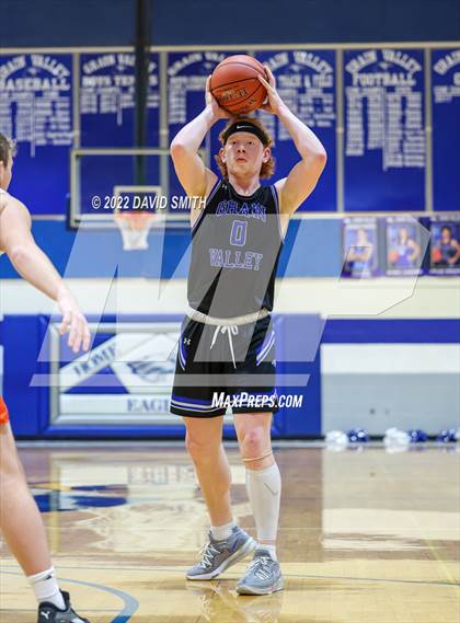 Thumbnail 2 in Grain Valley vs Platte County - Sonic Showdown photogallery.