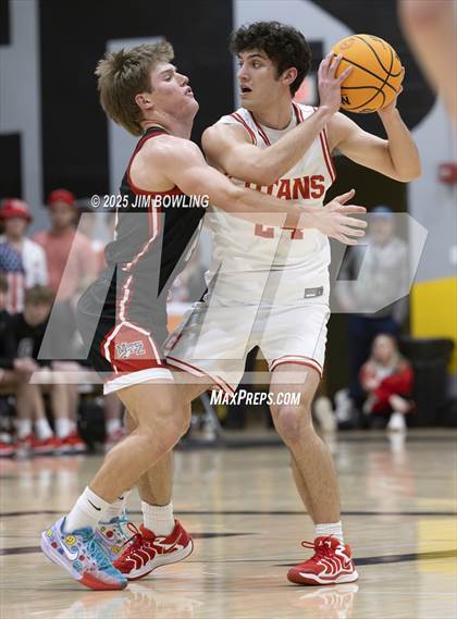 Thumbnail 1 in Glenwood vs. Mt. Zion (IHSA 3A Sectional Final) photogallery.