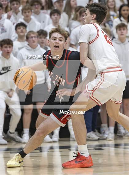 Thumbnail 1 in Glenwood vs. Mt. Zion (IHSA 3A Sectional Final) photogallery.