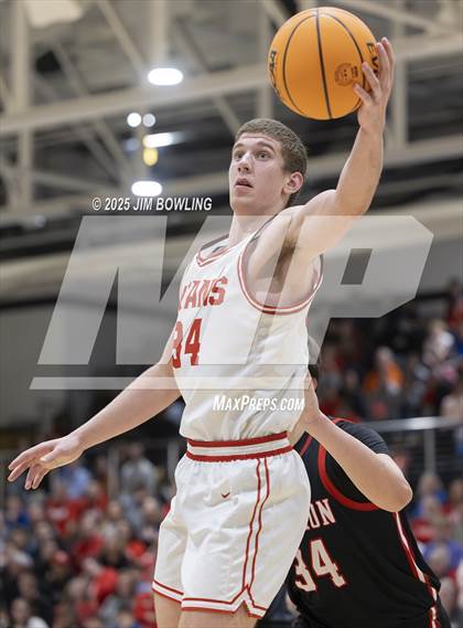 Thumbnail 1 in Glenwood vs. Mt. Zion (IHSA 3A Sectional Final) photogallery.