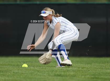 Thumbnail 2 in Marysville vs Teays Valley (OHSAA D1 District Final) photogallery.
