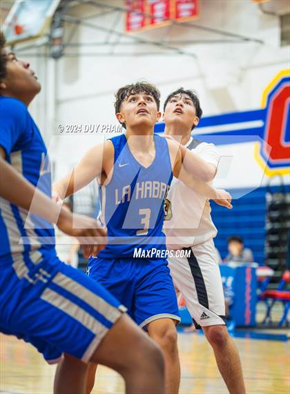 Thumbnail 3 in La Habra VS Servite photogallery.