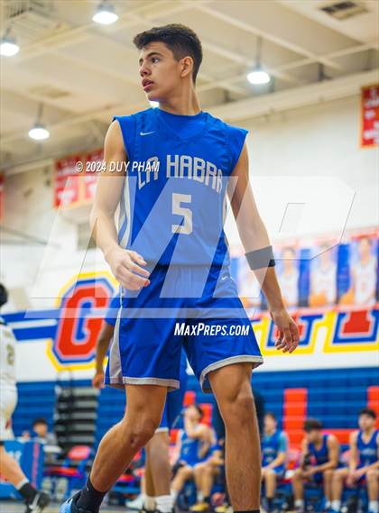 Thumbnail 2 in La Habra VS Servite photogallery.