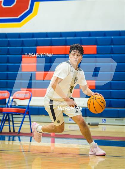 Thumbnail 3 in La Habra VS Servite photogallery.