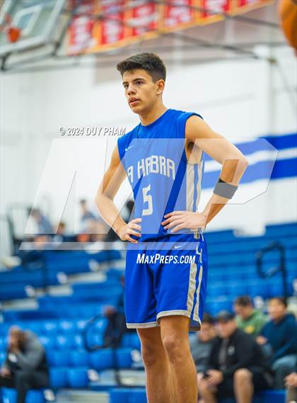 Thumbnail 3 in La Habra VS Servite photogallery.